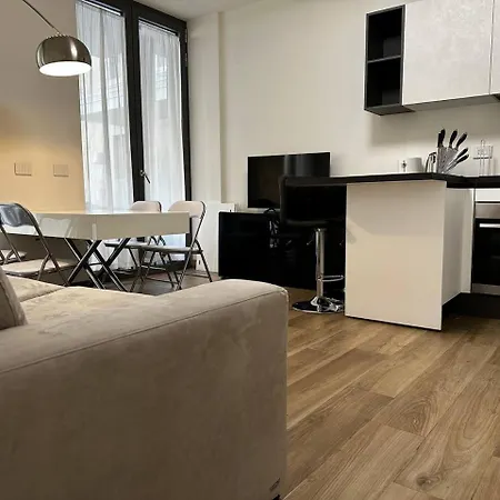Macchi 61 - Station Apartment